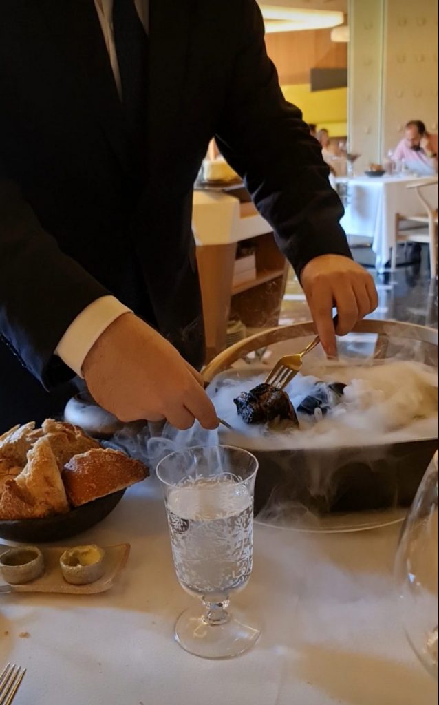 abarra-un-restaurante-que-brilla-y-vibra-en-madrid